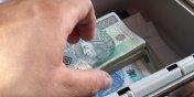 Kobieta stracia ponad 50 tys. z. Policja przestrzega przed oszustwem na policjanta