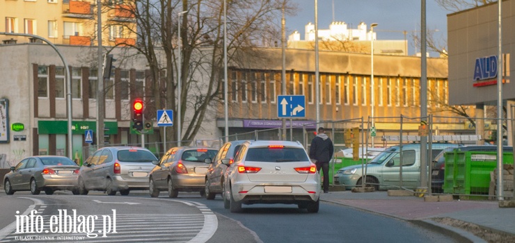 "Tego problemu wczeniej tu nie byo". Zakorkowana ul. Robotnicza to efekt przebudowy skrzyowania?