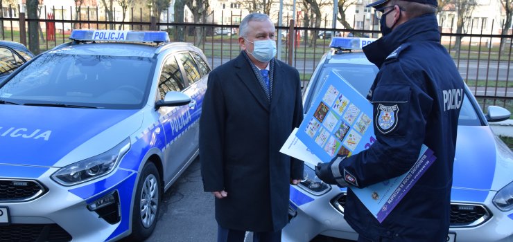 Trzy nowe radiowozy dla elbląskich policjantów