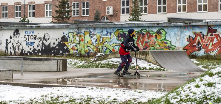 Zniesiono zakaz przemieszczania się osób poniżej 16. roku życia bez opieki!