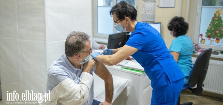 O północy ruszyła rejestracja na szczepienia przeciw COVID-19. Pierwsi w kolejności są seniorzy 80+