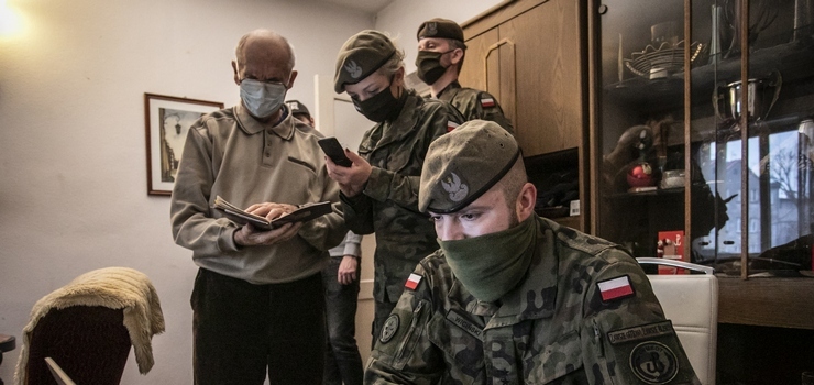 Terytorialsi wspierają seniorów w szczepieniach