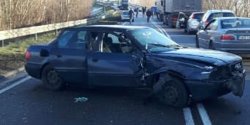 Wypadek w Raczkach Elbl�skich, jedna osoba poszkodowana. Uwaga korek do ronda przy �u�awskiej