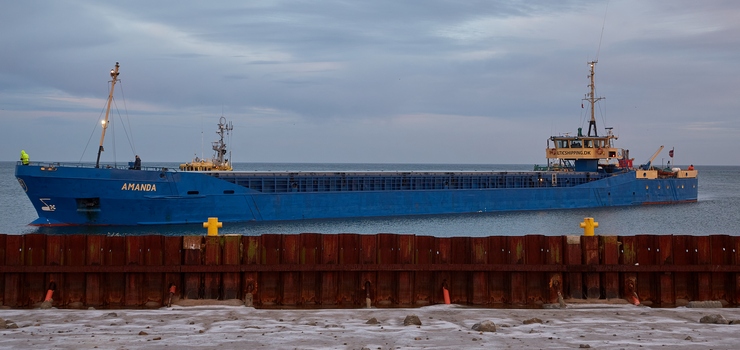 Statek "Amanda" dotarł na Mierzeję
