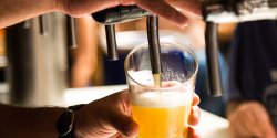 "Sk�d mamy wzi�� pieni�dze na zap�acenie op�at za koncesj� na sprzeda� alkoholu skoro jeste�my zamkni�ci?"