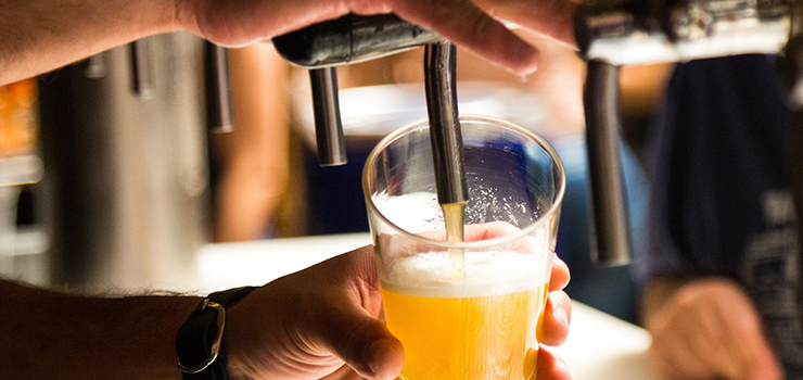 "Skąd mamy wziąć pieniądze na zapłacenie opłat za koncesję na sprzedaż alkoholu skoro jesteśmy zamknięci?"