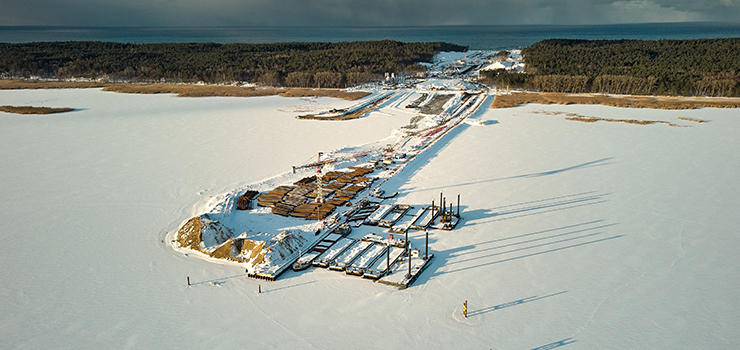 Atak zimy nie opóźnił prac na Mierzei - zobacz zdjęcia i film