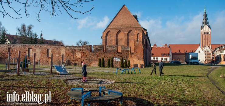 Plac zabaw zniknie z ul. Wapiennej. "To jedyny plac zabaw na Starym Mieście"