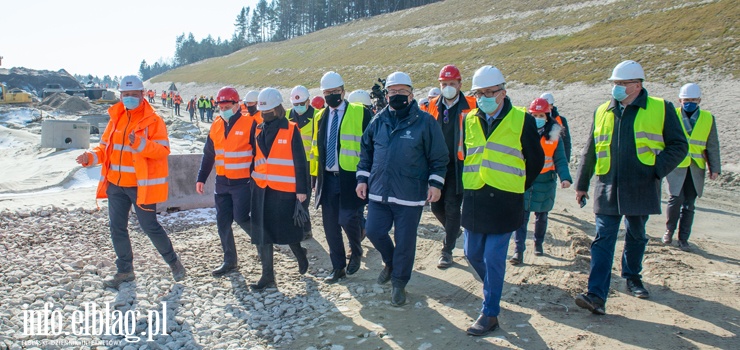 Budowa kanału jest na półmetku. Minister Adamczyk: "Polskę stać na takie inwestycje"