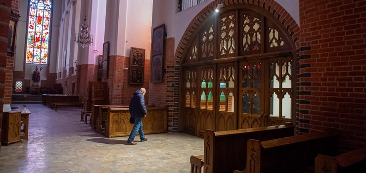 Galerie i teatry są zamknięte, a kościoły pozostają otwarte. To trzeba zmienić? - zagłosuj w naszej sondzie!