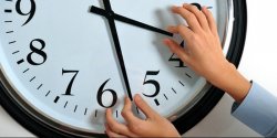 Zmiana czasu na letni. W niedziel� po�pimy o godzin� kr�cej
