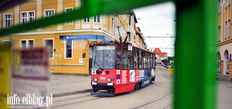 Mniej kursów to tłok w tramwajach i większe ryzyko zakażenia? Sprawą zainteresował się sanepid