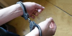 Elbl�g: Chodzi� po dachu… auta