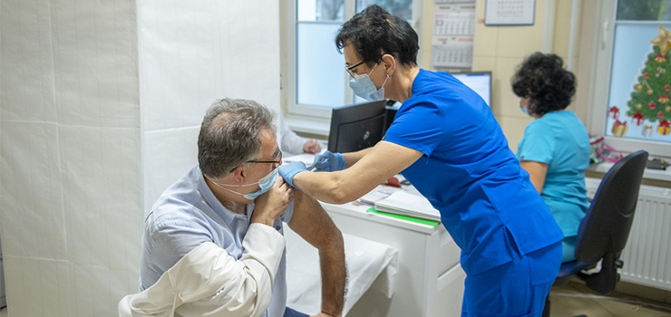 Szczepienia w szkołach i na stadionach. Kiedy w Elblągu powstanie masowy punkt szczepień?