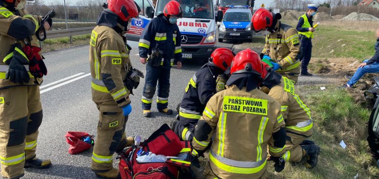 Wypadek w Gronowie Grnym. Pi osb zabranych do szpitala