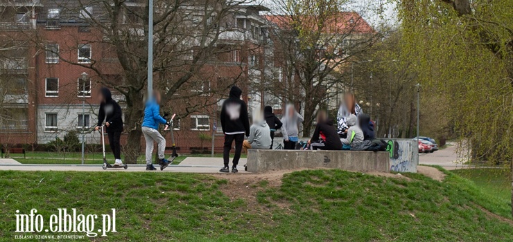 Elblążanie mają dość noszenia maseczek? "Tłoczą się bez maseczek, bez zachowania dystansu"