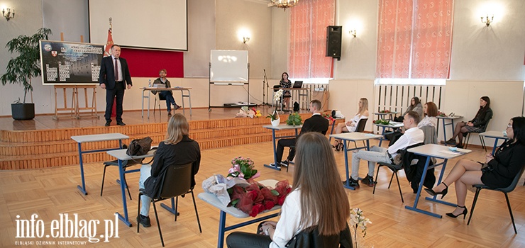 Koniec roku szkolnego dla maturzystów. Dziś świętują, po majówce czeka ich ważny egzamin
