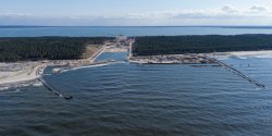 Pierwsze asfalty na budowie przekopu - zobacz zdj�cia i film z drona