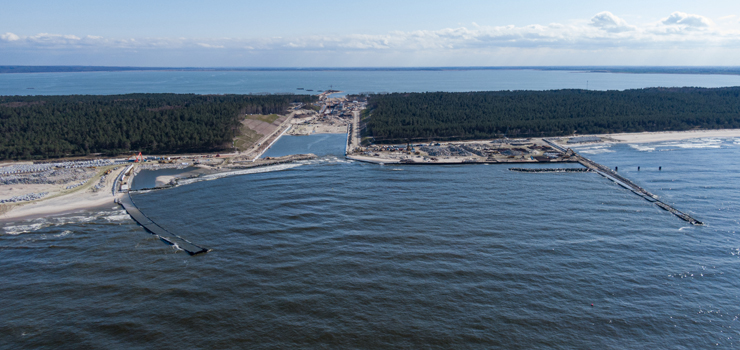 Pierwsze asfalty na budowie przekopu - zobacz zdjęcia i film z drona