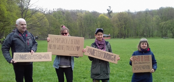 Piknik z petycj dla Baantarni. Kolejni elblanie mwi "Nie tdydroga"