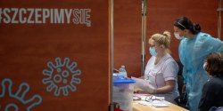 Ruszy�y szczepienia w hali przy al. Grunwaldzkiej. Sprawdzili�my, jak przebiegaj� 