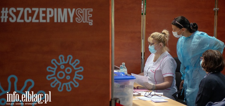 Ruszyły szczepienia w hali przy al. Grunwaldzkiej. Sprawdziliśmy, jak przebiegają 