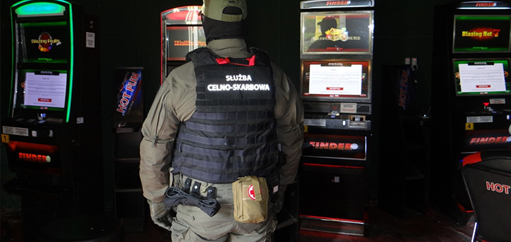 Wyważyli drzwi… i zajęli nielegalne automaty