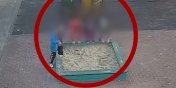 Zobacz jak dewastuj osiedlow piaskownic!! (film)