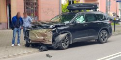 Gro�na kolizja na skrzy�owaniu Mickiewicza i Ogrodowej
