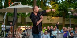 Elbl��anie t�umnie przybyli zobaczy� stand up – zobacz zdj�cia