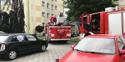 Pożar mieszkania przy Robotniczej. 13 osób ewakuowano, 27-latka zabrano do szpitala