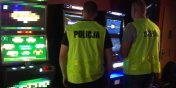 Nielegalny salon gier i narkotyki. Policjanci z Elblga zatrzymali dwie osoby