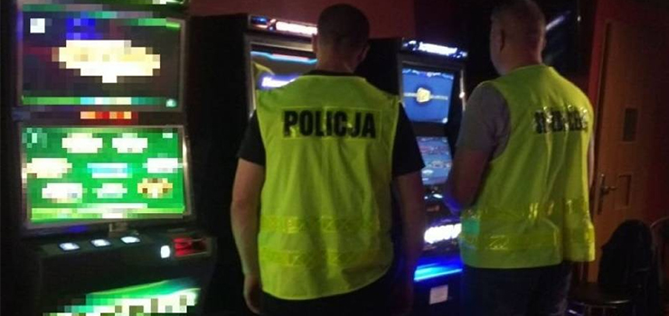 Nielegalny salon gier i narkotyki. Policjanci z Elblga zatrzymali dwie osoby
