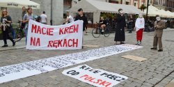 "R�ce precz od Polski". Protest na Starym Mie�cie [zobacz zdj�cia]