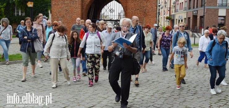 Po elbląskich stoczniach z przewodnikiem PTTK