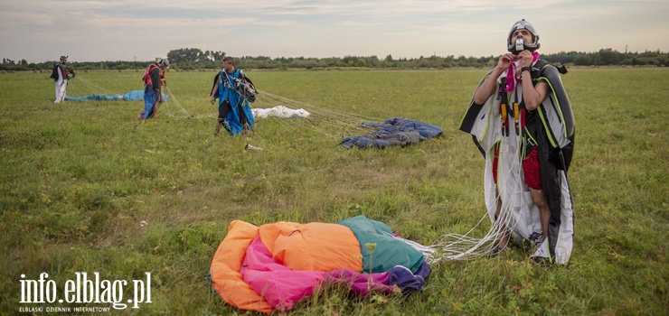 Elblążanie oczy do góry. Nad nami skoczkowie spróbują ustanowić rekord świata