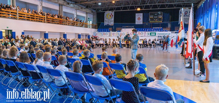 Pierwszy dzwonek. Miejskie rozpoczęcie roku szkolnego w nowej placówce (zobacz zdjęcia)