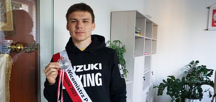 Nikodem Kozak wicemistrzem juniorów w boksie