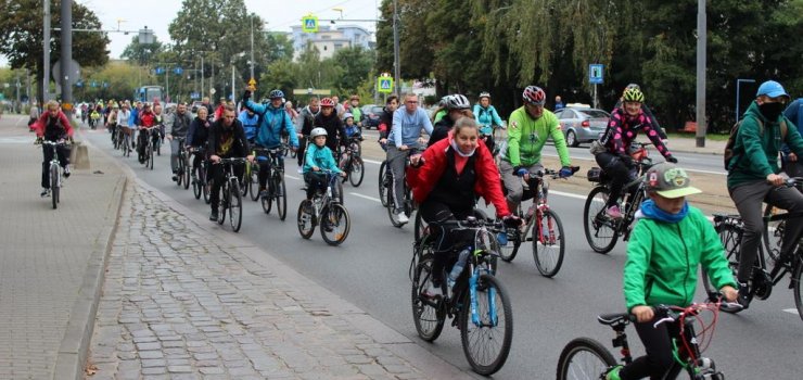 Przejazd rowerowy przez miasto i festyn na Kalbarze