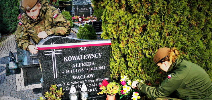 W Elblgu onierze oznaczyli flagow wstg mogiy onierzy Polskiego Pastwa Podziemnego