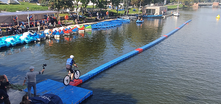 Takich zawodów w Elblągu jeszcze nie było. Danuta Nazarewicz i Emil Lewandowski zwycięzcami BikeSplash