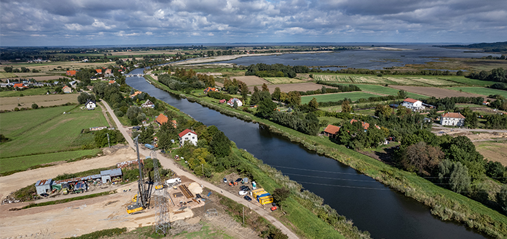 Prace przy drugiej części budowy drogi wodnej łączącej Zalew Wiślany z Zatoką Gdańską nabierają tempa