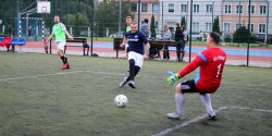 Mn�stwo goli na pocz�tek pi�karskiej ligi MOSiR