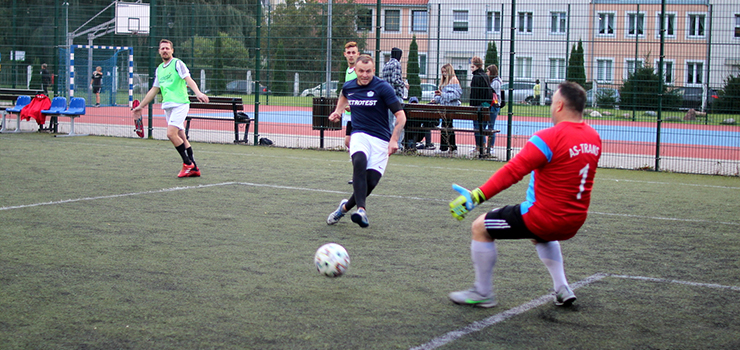 Mnóstwo goli na początek piłkarskiej ligi MOSiR