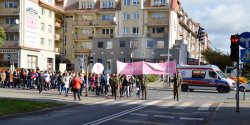 Amazonki przesz�y ulicami Elbl�ga. Za nami marsz r�owej wst��ki [zobacz zdj�cia]