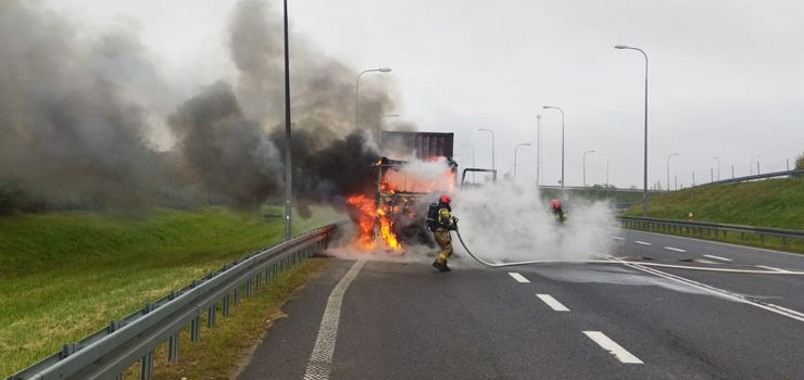 Pożar pojazdu ciężarowego na S22 – powiat elbląski