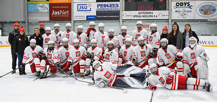Hokeistki z Elbląga reprezentują Polskę w Islandii w Pucharze Czterech Narodów