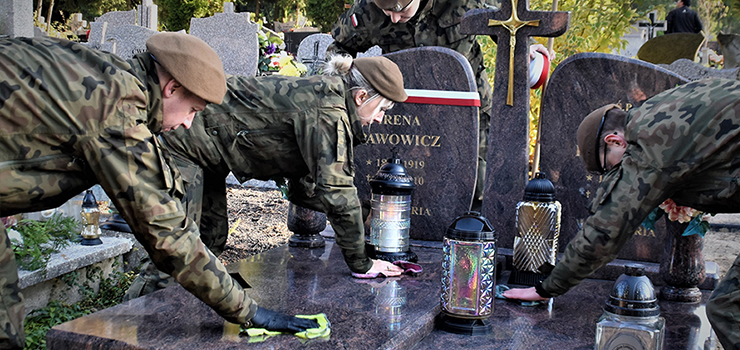 Ojczyzna to ziemia i groby. Narody, tracąc pamięć, tracą życie