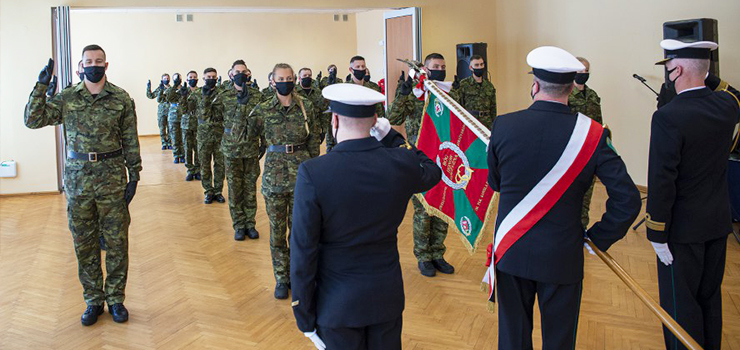 Pomylnie przeszli kwalifikacje i zaoyli mundur. Rusza ju nabr na przyszy rok