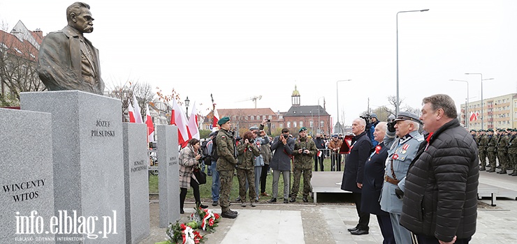 11 listopada w Elblągu: Odsłonięto pomnik Twórców Niepodległości. "Potrzebujemy symboli"